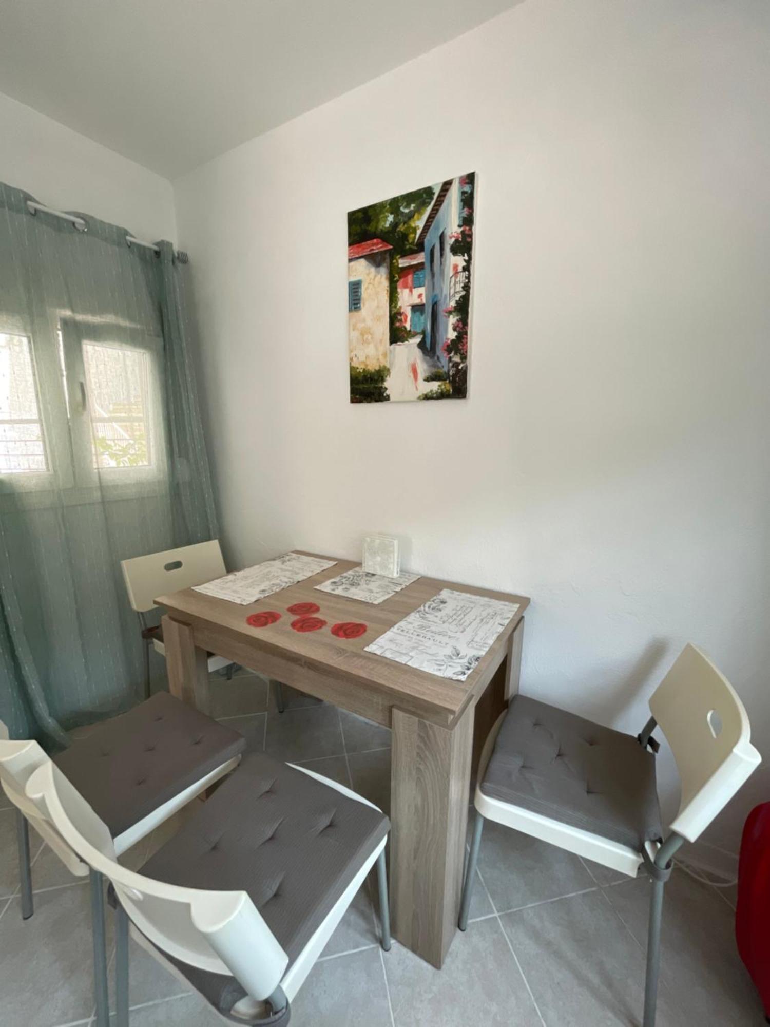 Comfy Myrvalis Apartment Агия Триас Екстериор снимка